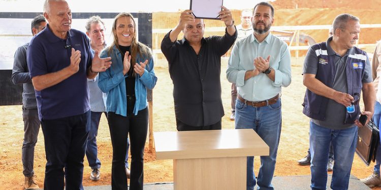 Ibaneis Rocha autoriza estudos para nova linha do Metrô-DF e vistoria expansão em Samambaia