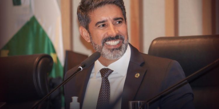 Setor hospitalar privado oficializa apoio a Roosevelt Vilela para 2026