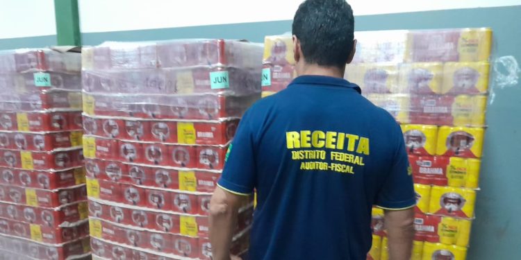 Mais de R$ 2 milhões em mercadorias são retidos por irregularidades fiscais no DF