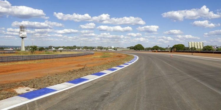 Brasília volta a ouvir o ronco dos motores: Autódromo reabrirá após 11 anos