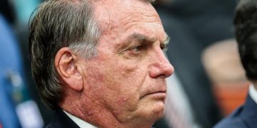 Bolsonaro é preso preventivamente em Brasília por ordem do ministro Alexandre de Moraes