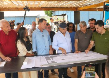 Ibaneis Rocha acompanha ampliação do Hospital de Brazlândia e anuncia novos investimentos