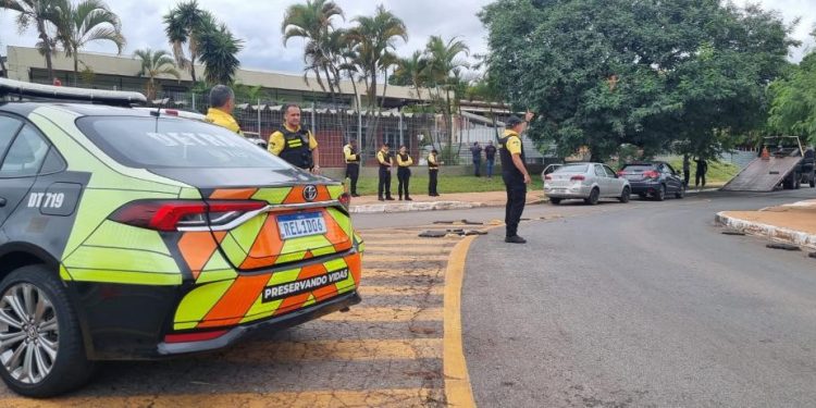 Detran-DF reforça fiscalização de trânsito durante fim de semana