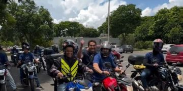 Gilvan Máximo inaugura ponto de apoio para motoboys no Gama e atua na valorização da categoria