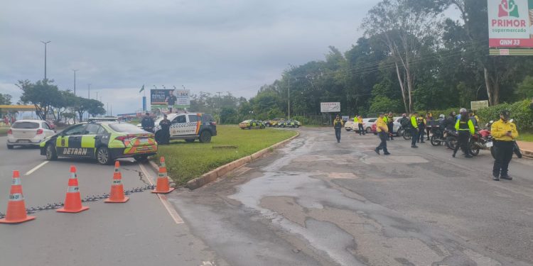 Ações do Detran-DF resultam em centenas de abordagens e recuperação de veículo