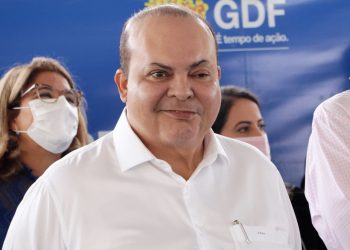 Ibaneis descarta cortes em saúde e educação durante ajuste fiscal no DF