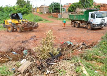 DF gasta R$ 5,8 milhões por mês para retirar lixo descartado irregularmente