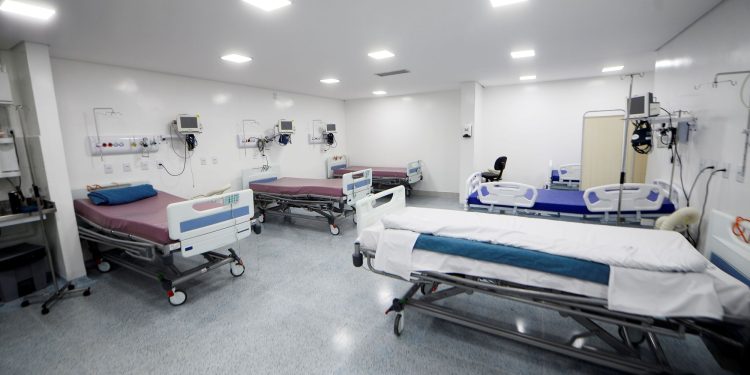 Hospital de Samambaia reativa centro cirúrgico após período de reforma