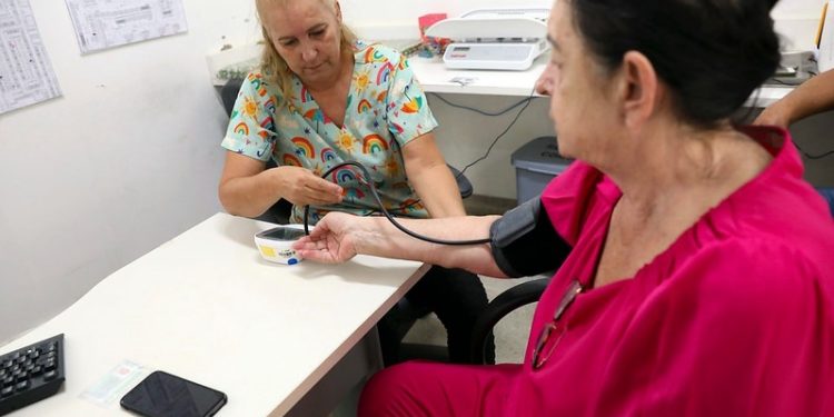 Sistema de ouvidorias do DF registra crescimento nos elogios a servidores