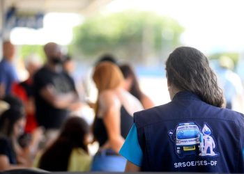 Vacinação mobiliza mais de 40 locais no DF para atualização da caderneta