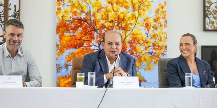 Ibaneis reúne secretários e anuncia decreto para organizar gastos do GDF em 2026