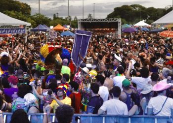 Carnaval de rua do DF cresce em 2026 com mais recursos e mais blocos