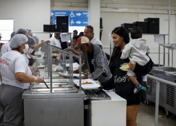 Com maior demanda, restaurantes comunitários passam por mudanças no DF