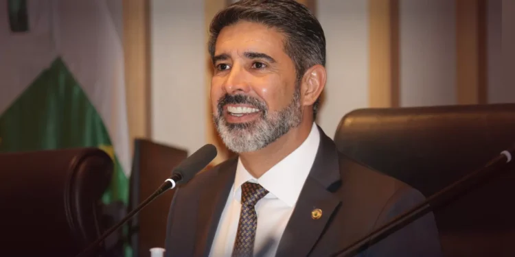 Roosevelt defende trabalho da PM após intervenção de Fábio Félix