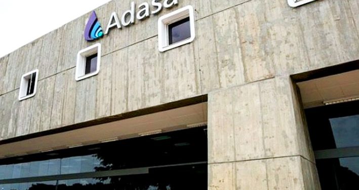 Escolas da rede pública do DF recebem 403 computadores doados pela Adasa