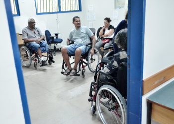 DF amplia distribuição de cadeiras de rodas e reforça política de reabilitação