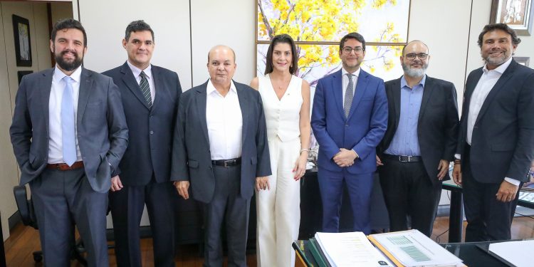 Ibaneis lança programa de mestrado para modernizar gestão pública no DF