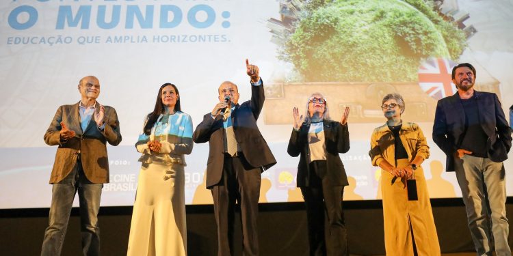 Programa do DF transforma acesso ao intercâmbio e amplia oportunidades para estudantes