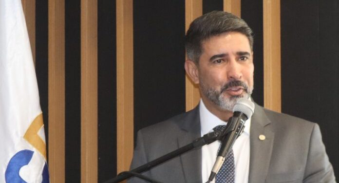 Proposta de Roosevelt Vilela quer fortalecer veículos de comunicação locais no DF
