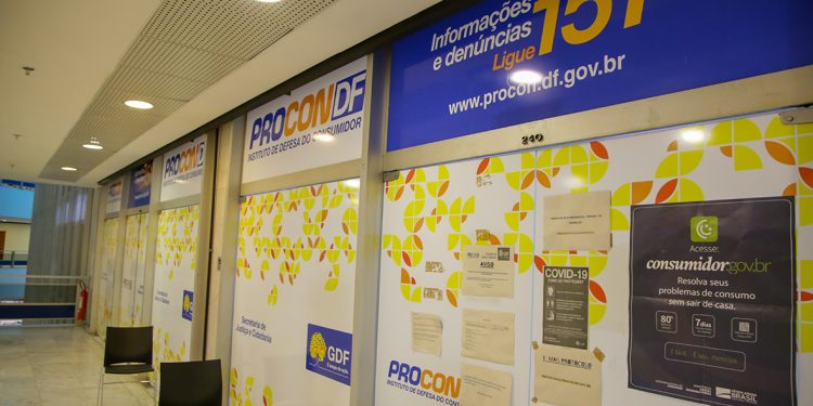 Mutirão de renegociação no DF busca facilitar acordo entre consumidores e BRB