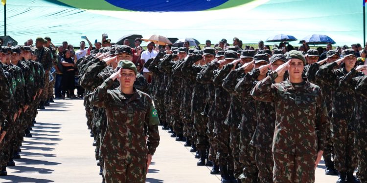 Comandante-geral da PMDF prestigia ampliação do ingresso feminino no serviço militar