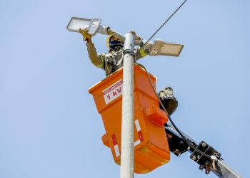 Substituição de luminárias avança e iluminação em LED se consolida no DF