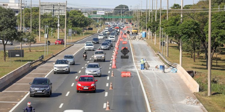 Motoristas do DF começam a pagar segunda parcela do IPVA na segunda (23)