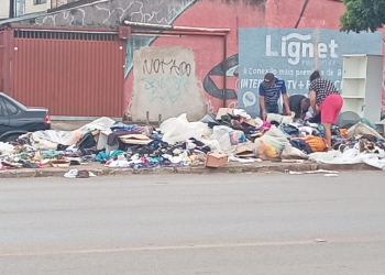 Descarte irregular transforma avenida em ponto de transtorno em Ceilândia