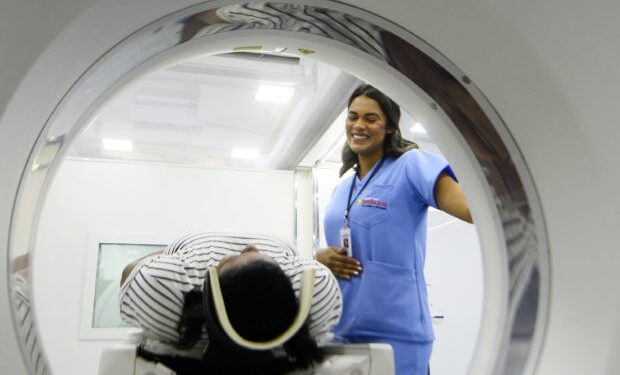 Saúde do DF amplia tomografias com nova estrutura móvel em Taguatinga