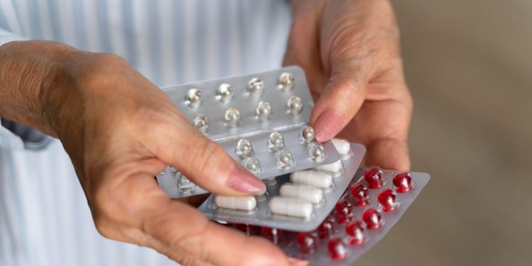 DF simplifica retirada de remédios na rede pública e muda regras para receitas; veja o que muda