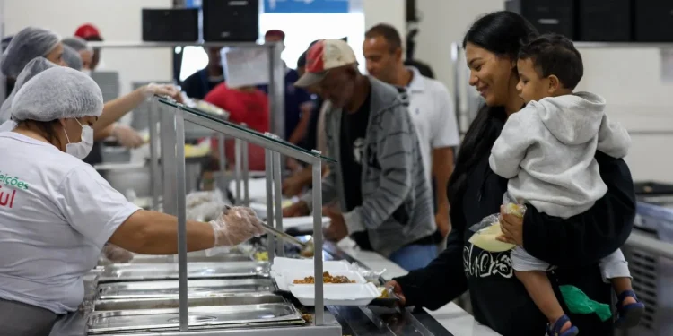 Com refeições a preços populares, rede comunitária do DF registra crescimento histórico