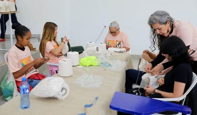 Projeto cultural oferece oficinas de crochê com vagas gratuitas no DF