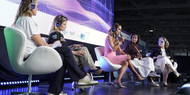 Paloma Gastal coloca educação digital no centro das discussões do Innova Summit