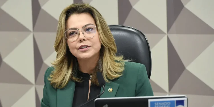 Leila Barros cai no conto do “Vero Mentiras” , aciona o MP contra a ABBP e recua após notar que comprou vento