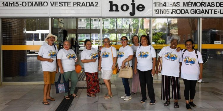 Passeio cultural do Viver 60+ transforma tarde de idosos em experiência inesquecível