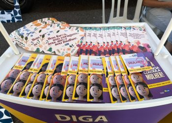 Mulheres recebem atendimento e orientação durante ação do GDF em Samambaia