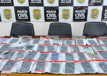 Mais de 400 celulares recuperados pela Polícia Civil de MG ainda aguardam retirada dos donos