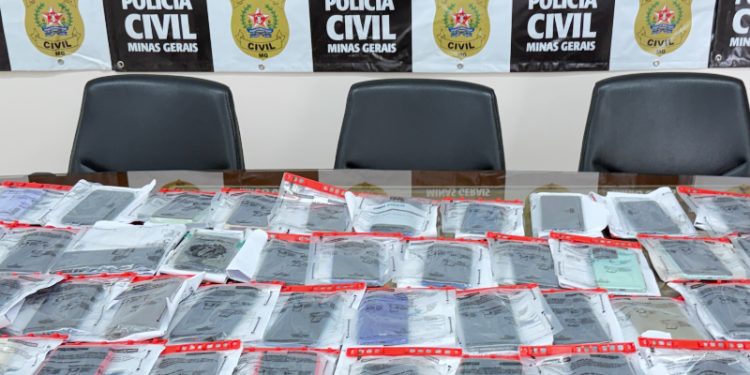 Mais de 400 celulares recuperados pela Polícia Civil de MG ainda aguardam retirada dos donos