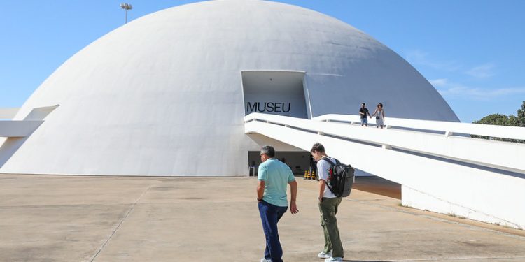 Turismo do DF será monitorado por novas pesquisas sobre visitantes e economia