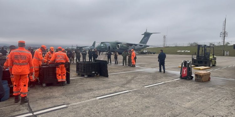 Bombeiros de Minas embarcam para missão humanitária na Venezuela após terremotos