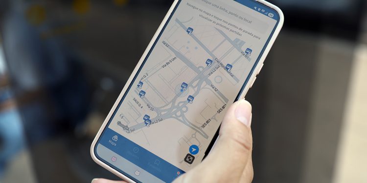 Mais de 538 mil pessoas já usam app que ajuda a evitar espera nos pontos de ônibus do DF