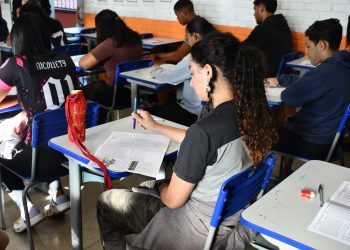 Simulado do Enem bate recorde de participação em Minas e desempenho dos alunos avança até 33,7%