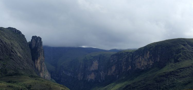 Minas destina R$ 850 milhões para recuperar áreas protegidas da Bacia do Rio Doce após desastre de Mariana