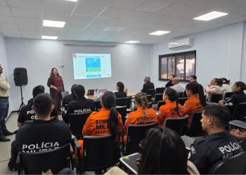Profissionais da segurança pública participam de treinamento voltado à população em situação de rua