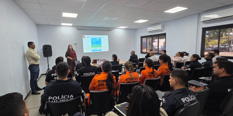 Profissionais da segurança pública participam de treinamento voltado à população em situação de rua