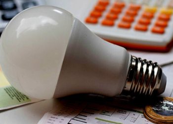 Conta de luz seguirá mais cara em julho; Aneel mantém bandeira amarela