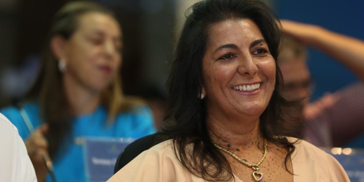 Com 63% dos votos, Adriana Resende garante novo mandato na presidência do CREA-DF