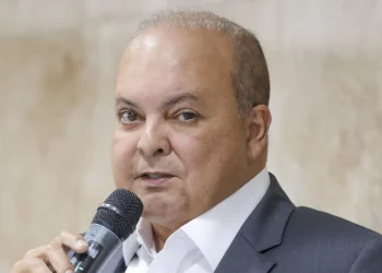 Ibaneis Rocha desiste de disputar o Senado e mexe no tabuleiro político do DF