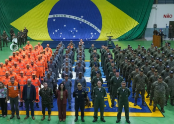 Brasileiros retornam a Brasília após 15 dias de missão na Venezuela