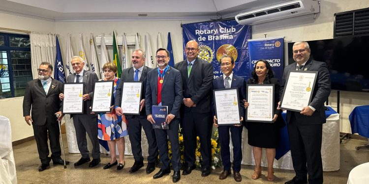 Hamilton Silva assume presidência do Rotary Club Brasília para biênio 2026/2027